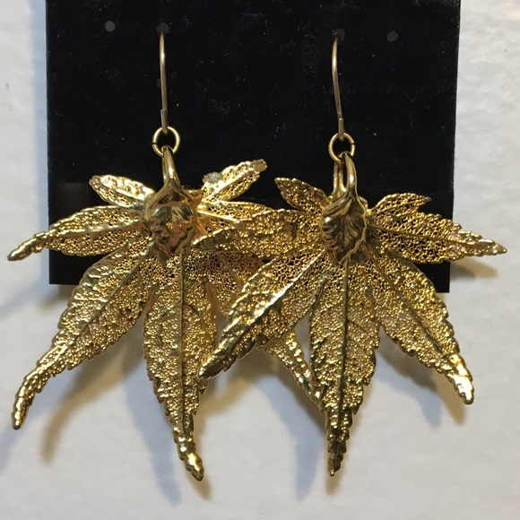 Jewelry - Real Japanese maple leaf 🍁 gold electroplated 420